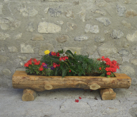 GÃ©ranium , Bois et pierre