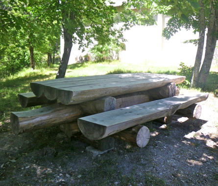 Table banc à notre Dame de Piégus (Thorame basse) (04)